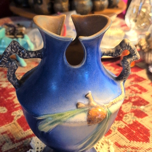 💥SOLD💥Roseville Pinecone Pottery Large Vase - Picture 4 of 10